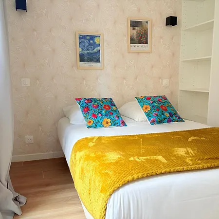 Moret Art Flats Trendy East Aparthotel 4*