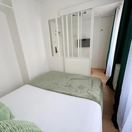 Moret Art Flats Trendy East Aparthotel 4*