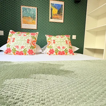 Moret Art Flats Trendy East 4*