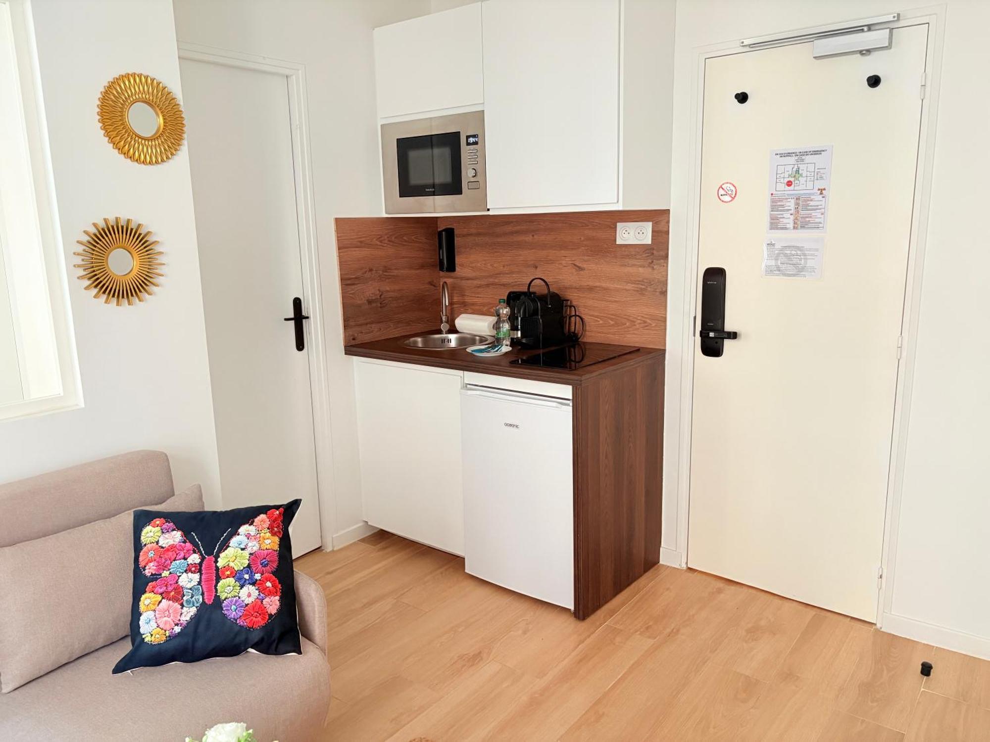 Moret Art Flats Trendy East Aparthotel 4*